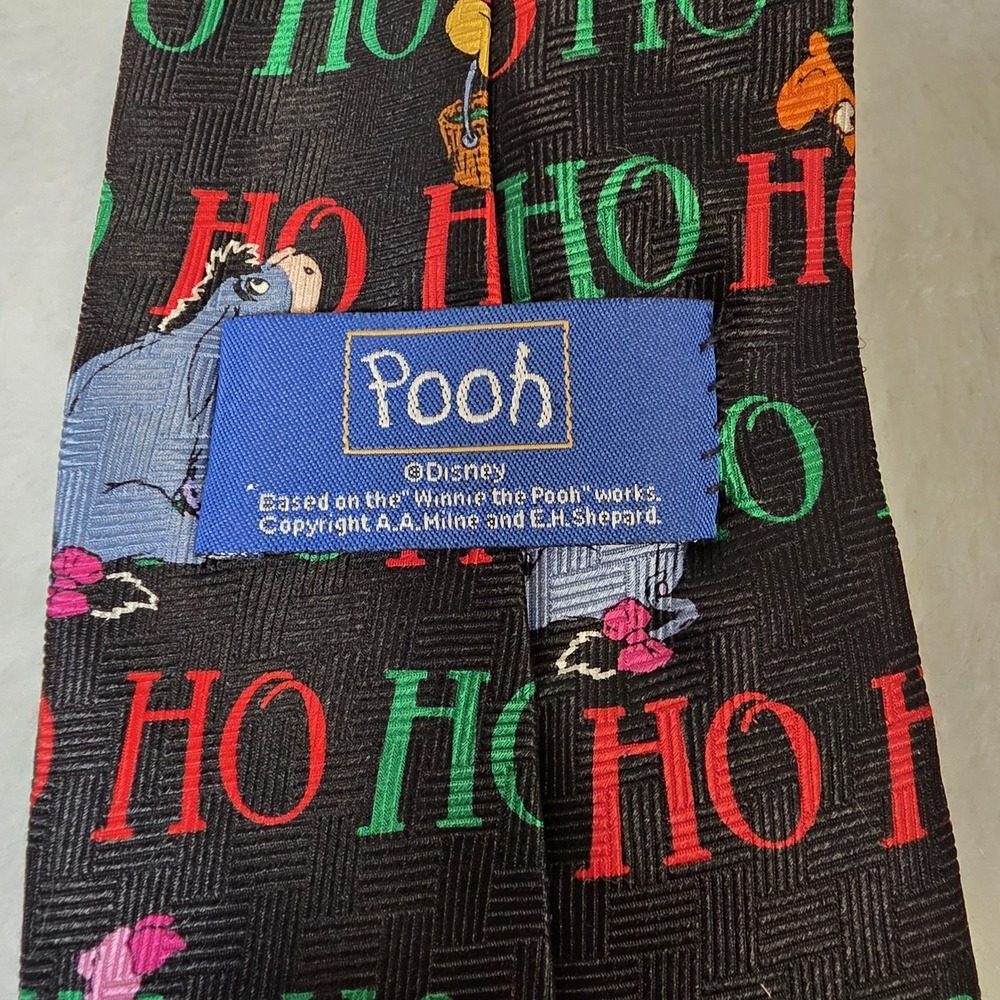 Vintage Disney Winnie Pooh Christmas Ho Ho Ho Novelty Tie 100% Silk 4in - Picture 4 of 7